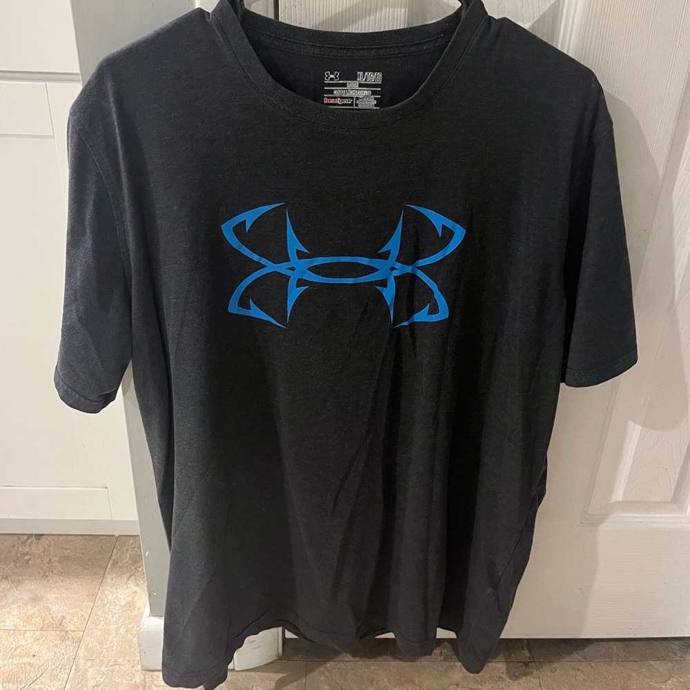 Mens xlarge under armor shirt
